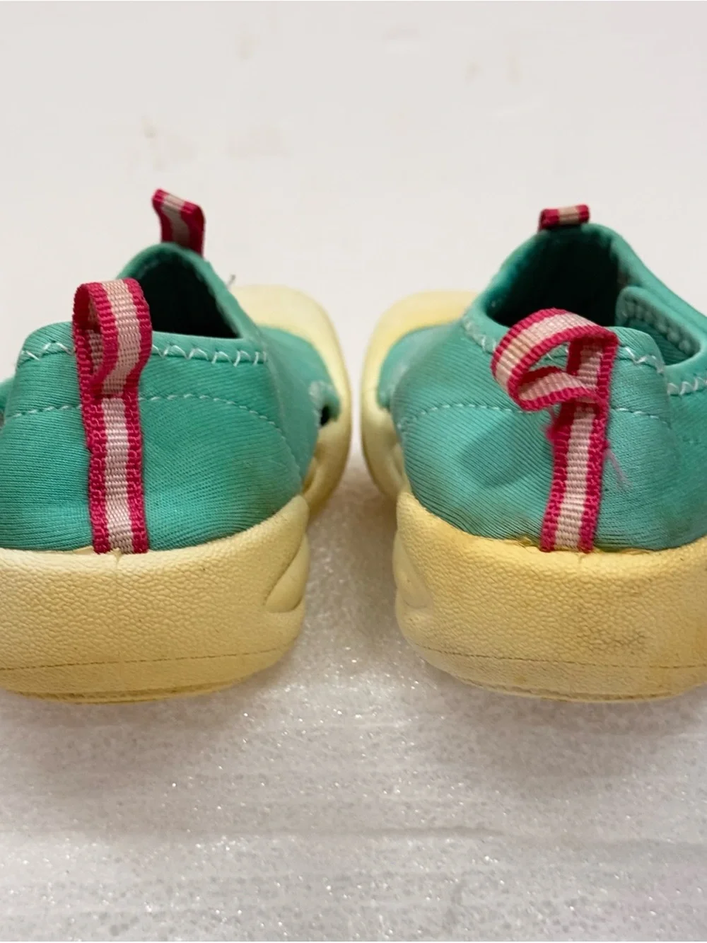 Speedo Water Shoes Mint Green Pink Trim Sz XL 11/12 Kids Unisex Hook Loop Close